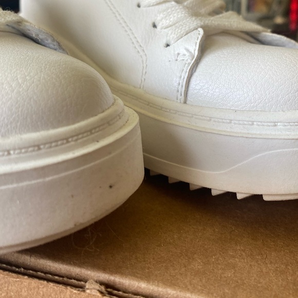 Steve Madden Charlie Platform Sneaker - Picture 8 of 9